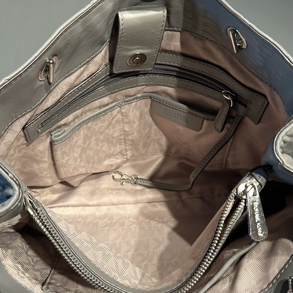 Michael Kors Grey Quilted Handbag - Picture 10 of 12